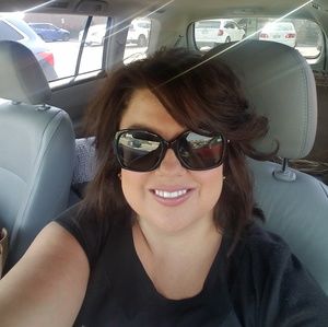 Meet your Posher, Crystal